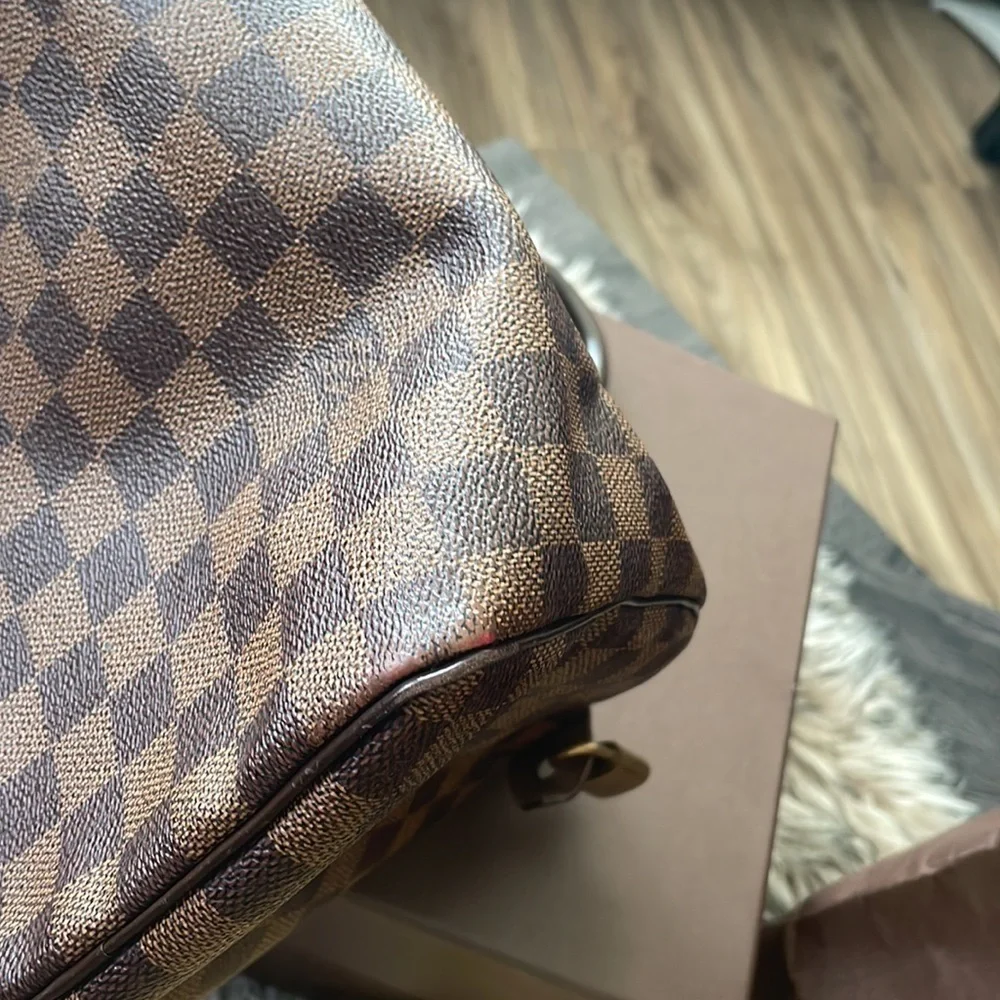 Authentic Louis Vuitton Speedy Handbag
